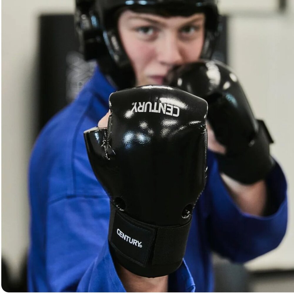 Unisex CENTURY Martial Arts Sparring Gloves NWOT